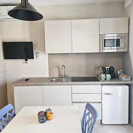 Residenza Giovine - Maison A Porter ヴァスト